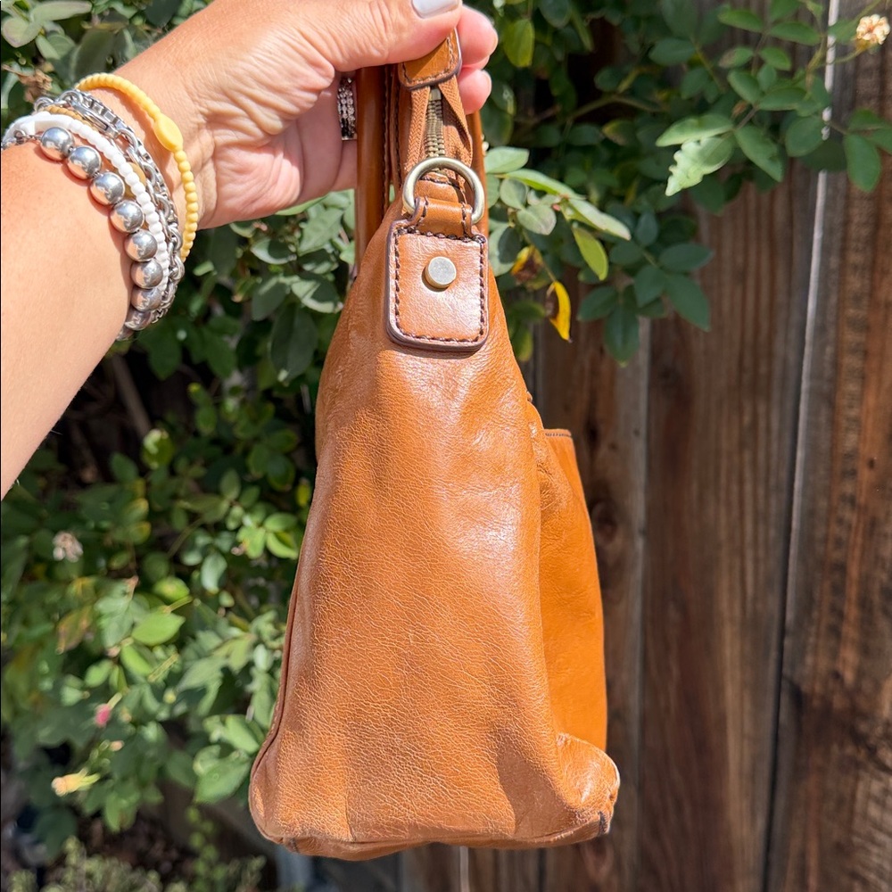 Hobo Shiela Satchel Natural Leather Top Handle Pockets.❤️ - Picture 2 of 16